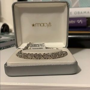 1/10 cttw diamond sterling silver flower bracelet